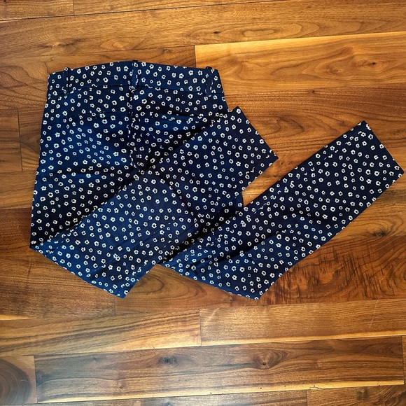 J. By J. Crew Winnie Navy Floral Pants; Size 0 - Picture 9 of 10